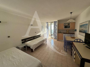 STUDIO VUE MER AVEC PKG, PISCINE, TENNIS, PLAGE DIRECT